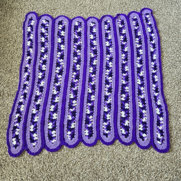 Vintage Handmade Crocheted Baby Blanket Purples-White Unisex 45 X 42 Crib Carry - Picture 6 of 9